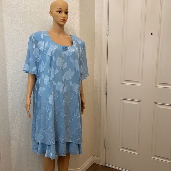 More Jazz Baby Blue  Dress Scoop Neck Short Sleeve Floral Appliqué Sheer Lined - Picture 2 of 9